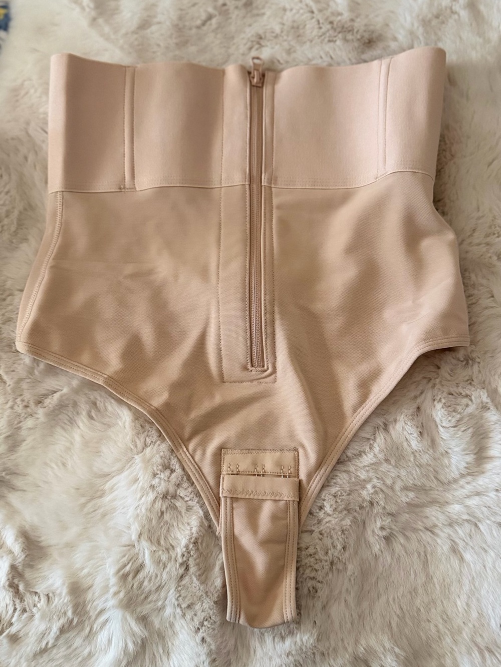 Shapell× AirSlim Boned Sculpt
High Waist Thong